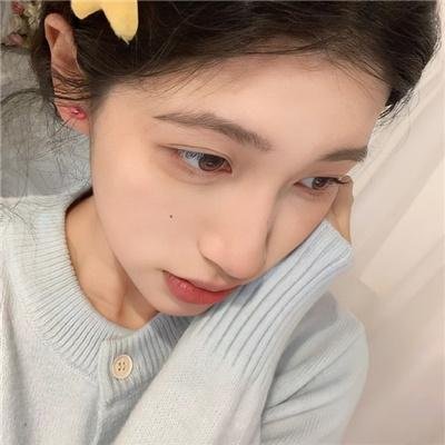红唇相吻